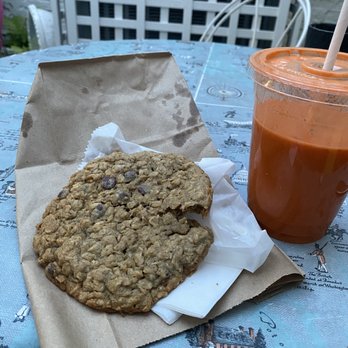 Liquid Earth - a cookie and a drink on a table - Vegan Near Me - Baltimore, Maryland