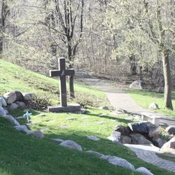 First Congregational Church of Clarkston - Prayer Path & Memorial Garden