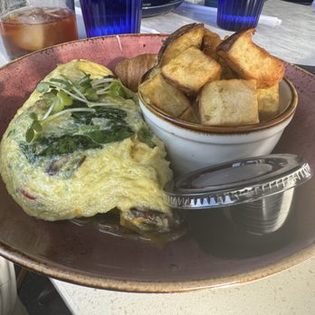 Just Brunch Breakfast Bar - JB Veggie Omelette and Potatoes - Breakfast & Brunch Near Me - Duluth, Georgia