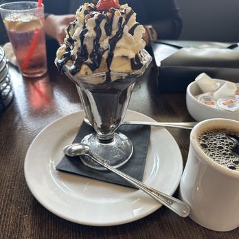 Twohey’s Restaurant - Bittersweet Hot Fudge Sundae - New American Near Me - South Pasadena, California Twohey’s Restaurant - Bittersweet Hot Fudge Sundae - New American Near Me - South Pasadena, California