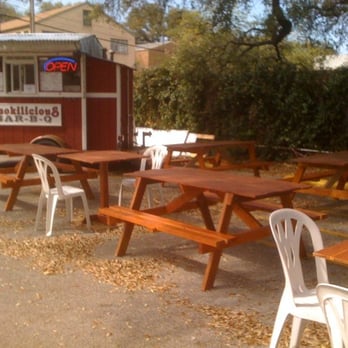 Smokilicious Bar-B-Q - ows tables and chairs outside - Barbeque Near Me - Las Vegas, Nevada Smokilicious Bar-B-Q - ows tables and chairs outside - Barbeque Near Me - Las Vegas, Nevada