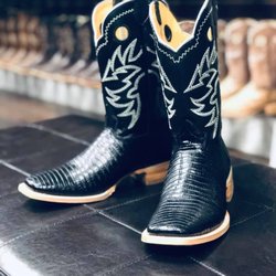La Herencia Western Wear