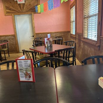 Luna's Mexican Restaurant - Eating area - Mexican Near Me - Friendswood, Texas Luna's Mexican Restaurant - Eating area - Mexican Near Me - Friendswood, Texas