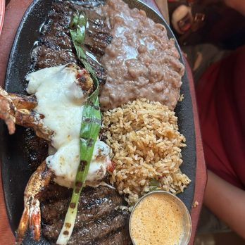 Lupe Tortilla Mexican Restaurant - Carne Asada & Shrimp - Mexican Near Me - Pearland, Texas
