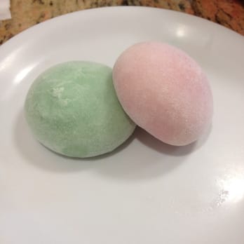 Hot Pot Heaven - Green Tea and Strawberry Mochi - Vietnamese Near Me - Honolulu, Hawaii