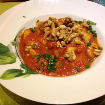 Eiscafe Cortina - Gnocchi Speziale (Tomaten Orangen Sauce und Walnüsse) - Ice Cream & Frozen Yogurt Near Me - Chemnitz, SN Eiscafe Cortina - Gnocchi Speziale (Tomaten Orangen Sauce und Walnüsse) - Ice Cream & Frozen Yogurt Near Me - Chemnitz, SN