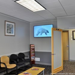Riverdale Dental - Inviting guest waiting area.