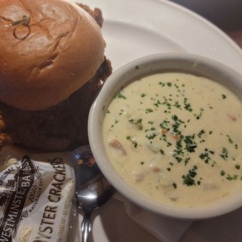 Bahama Breeze - Honey Butter Crispy Chicken Sandwich Lunch Combo with Seafood Chowder - Bars Near Me - Tukwila, Washington