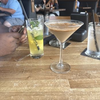 Yard House - Espresso Martini and Pineapple Express - New American Near Me - Burlington, Massachusetts