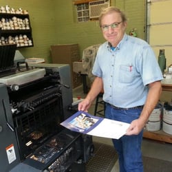 Downtown Duplicating - Printing for over 45 years Les is at the press!