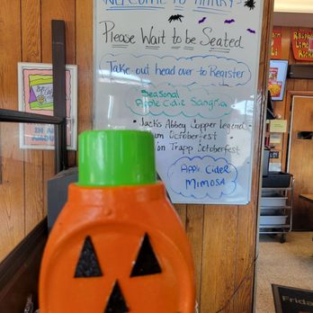 Harry's Restaurant - Diners Near Me - Westborough, Massachusetts