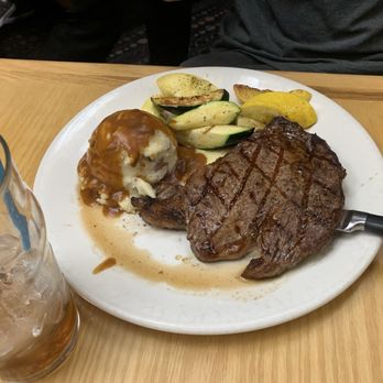 Magnolia's Veranda - Ribeye steak w/ mashed potato and gravy - American Near Me - Las Vegas, Nevada Magnolia's Veranda - Ribeye steak w/ mashed potato and gravy - American Near Me - Las Vegas, Nevada