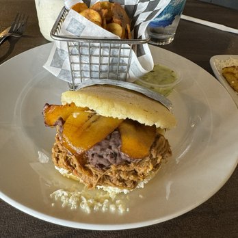 Que Chevere - Arepa Carne Mechada - Venezuelan Near Me - Mesa, Arizona Que Chevere - Arepa Carne Mechada - Venezuelan Near Me - Mesa, Arizona