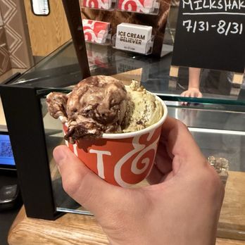 Salt & Straw - Single scoop + split ($0.50). - Ice Cream & Frozen Yogurt Near Me - New York, New York