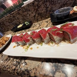 Gyoza/Pink Lady Roll Gyoza/Pink Lady Roll