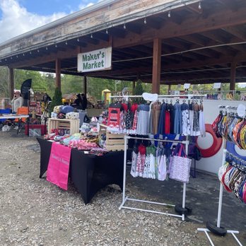 Grasshopper Farms NC - Outdoor marketplace, the "Maker's Market," where you can buy handmade items from local vendors - Nurseries & Gardening Near Me - Knightdale, North Carolina