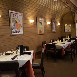 Corner House On The Lake - One of the main level dining rooms.