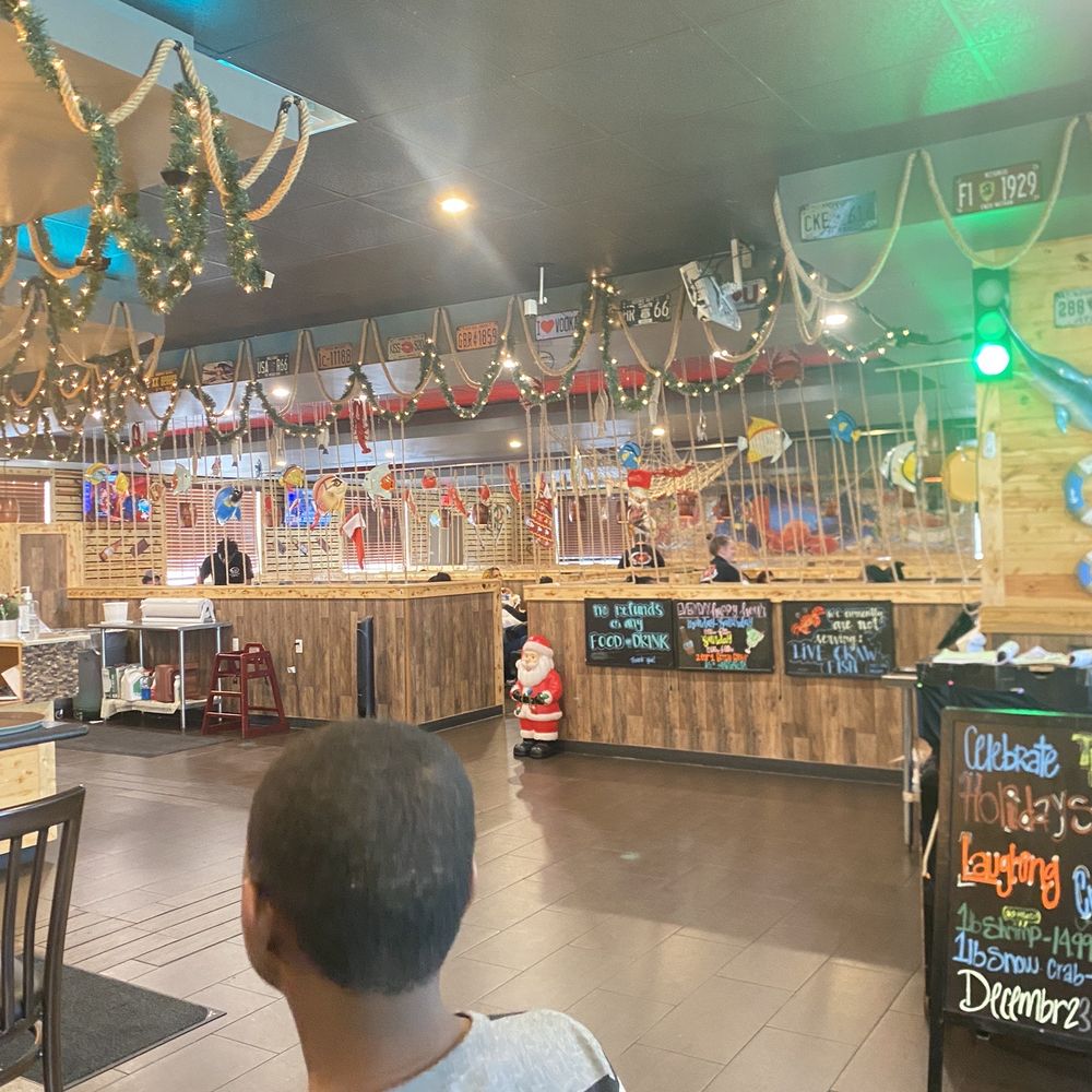 Laughing Crab - Inside restaurant - Cajun/Creole Near Me - West Monroe, Louisiana