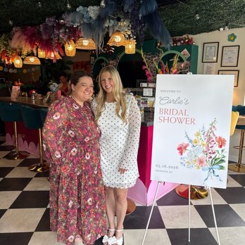Poppy's Flower Bar - Bar and Bride :) - Florists Near Me - Lexington, Kentucky Poppy's Flower Bar - Bar and Bride :) - Florists Near Me - Lexington, Kentucky