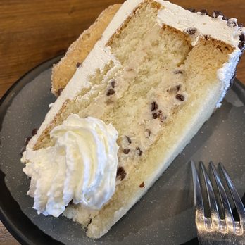 Tacconelli’s Pizzeria - Cannoli cake - Pizza Near Me - Haddon Township, New Jersey
