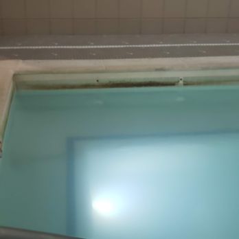 LA Fitness - Nasty 2 inch ring of scum common around jacuzzi - Gyms Near Me - Silver Spring, Maryland