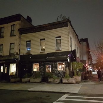Saraghina Restaurant - Busy on a Wednesday evening. I had to wait in their tapas bar! - Pizza Near Me - Brooklyn, New York Saraghina Restaurant - Busy on a Wednesday evening. I had to wait in their tapas bar! - Pizza Near Me - Brooklyn, New York