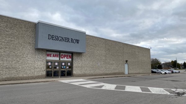 Upper Canada Mall by null