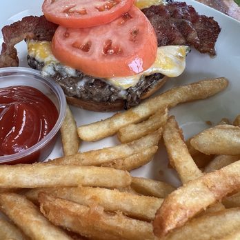 Opakapaka Grill and Bar - American Near Me - Hanalei, Hawaii