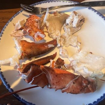 Red Lobster - get ready for a workout to open shell - Seafood Near Me - Lincolnwood, Illinois
