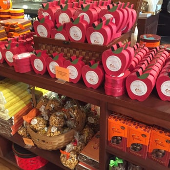 Jacques Torres Chocolate - Chocolatiers & Shops Near Me - Brooklyn, New York