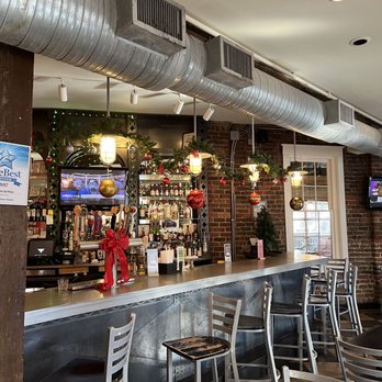 Bottoms Up Pizza - Inside for the holidays - Pizza Near Me - Richmond, Virginia Bottoms Up Pizza - Inside for the holidays - Pizza Near Me - Richmond, Virginia