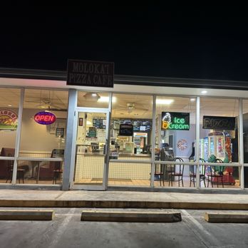 Molokai Pizza Cafe - Pizza Near Me - Kaunakakai, Hawaii Molokai Pizza Cafe - Pizza Near Me - Kaunakakai, Hawaii