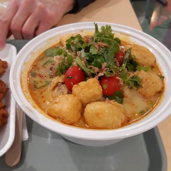 Bali Thai - Bowl of curry laksa with generous amounts of taofu, tomatoes+coriander! - Indonesian Near Me - Vancouver, British Columbia Bali Thai - Bowl of curry laksa with generous amounts of taofu, tomatoes+coriander! - Indonesian Near Me - Vancouver, British Columbia