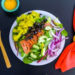Uncle Joey's Pizza & Grill - Garden Salad w Italian Dressing