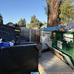 San Leandro Racquet Club - Trash