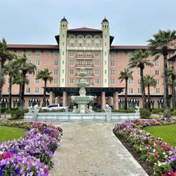 Grand Galvez - Outside of hotel
