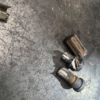 Ken's Garage - Broke lug nut - Auto Repair Near Me - Leavenworth, Kansas Ken's Garage - Broke lug nut - Auto Repair Near Me - Leavenworth, Kansas