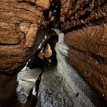 Bonnechere Caves - Cave 6 - Parks Near Me - Eganville, Ontario Bonnechere Caves - Cave 6 - Parks Near Me - Eganville, Ontario