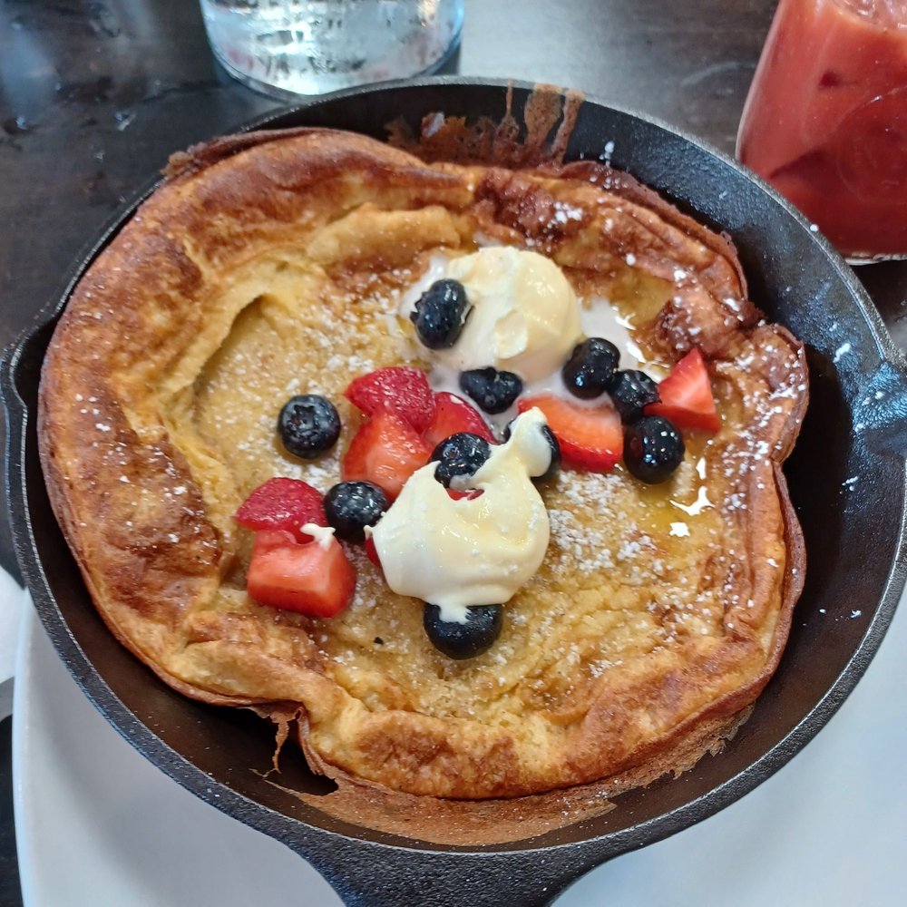 Le Peep Restaurant - Dutch Baby pancake - Breakfast & Brunch Near Me - Indianapolis, Indiana