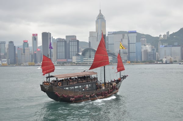 Aqualuna (Tsim Sha Tsui Pier No. 1) by null