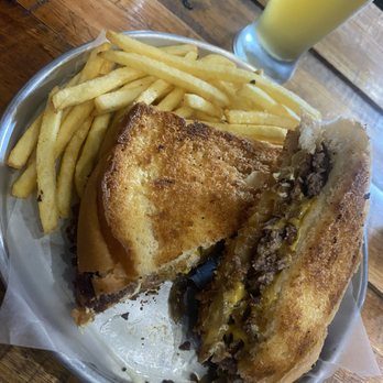 Carlo’s Burger - Patty Melt - Burgers Near Me - Buenos Aires, C