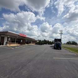 Jubelt's Bakery & Restaurant - Yes, crowded parking lot. We couldn't park here because they had so many customers at 3 PM on a Saturday.