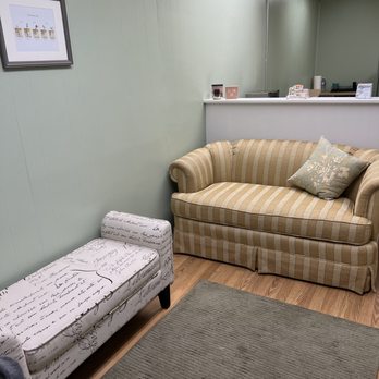 Aplus Electrolysis - Comfortable waiting area - Hair Removal Near Me - Grayslake, Illinois Aplus Electrolysis - Comfortable waiting area - Hair Removal Near Me - Grayslake, Illinois