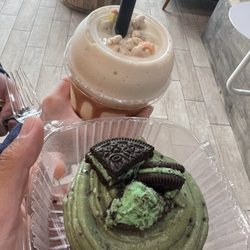 Sweat & Soul Nutrition - Lucky charms shake & mint Oreo donut