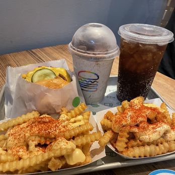 Shake Shack Stockyards - Cheese Fries & OREO Cookie Funnel Cake Shake - Fast Food Near Me - Fort Worth, Texas Shake Shack Stockyards - Cheese Fries & OREO Cookie Funnel Cake Shake - Fast Food Near Me - Fort Worth, Texas