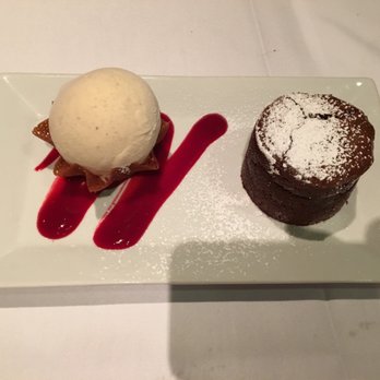 Roy's Waikiki - Molten cake - Hawaiian Near Me - Honolulu, Hawaii Roy's Waikiki - Molten cake - Hawaiian Near Me - Honolulu, Hawaii