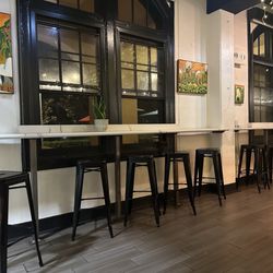 Carruth Cellars - Indoor seating area