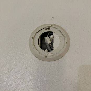 Motel 6 - No smoke detector installed - Hotels Near Me - Levittown, Pennsylvania