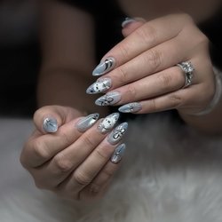 2EM Nail Place