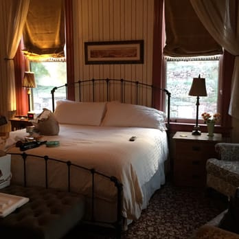 Connor Hotel - Beautiful bed.. Beautiful room and beautiful view - Hotels Near Me - Jerome, Arizona Connor Hotel - Beautiful bed.. Beautiful room and beautiful view - Hotels Near Me - Jerome, Arizona